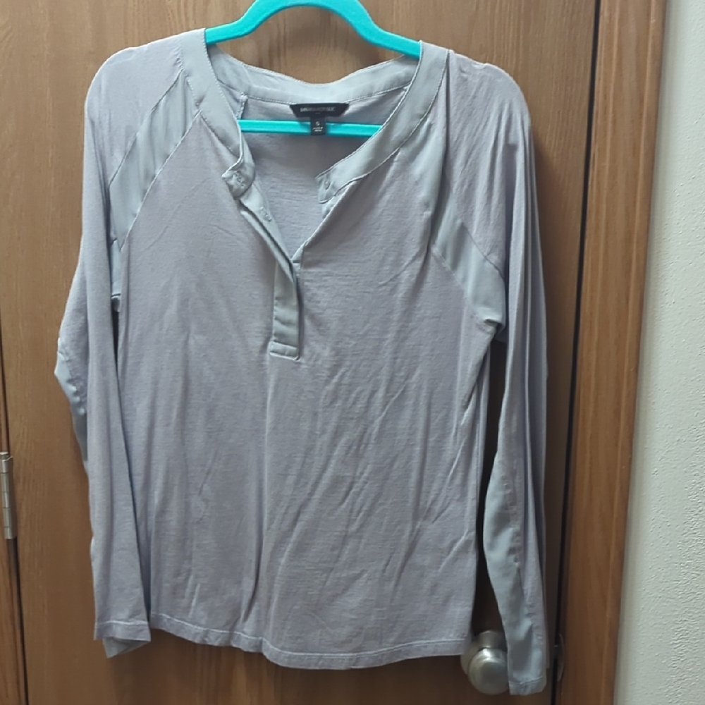 Banana Republic Light Gray Long Sleeve Top